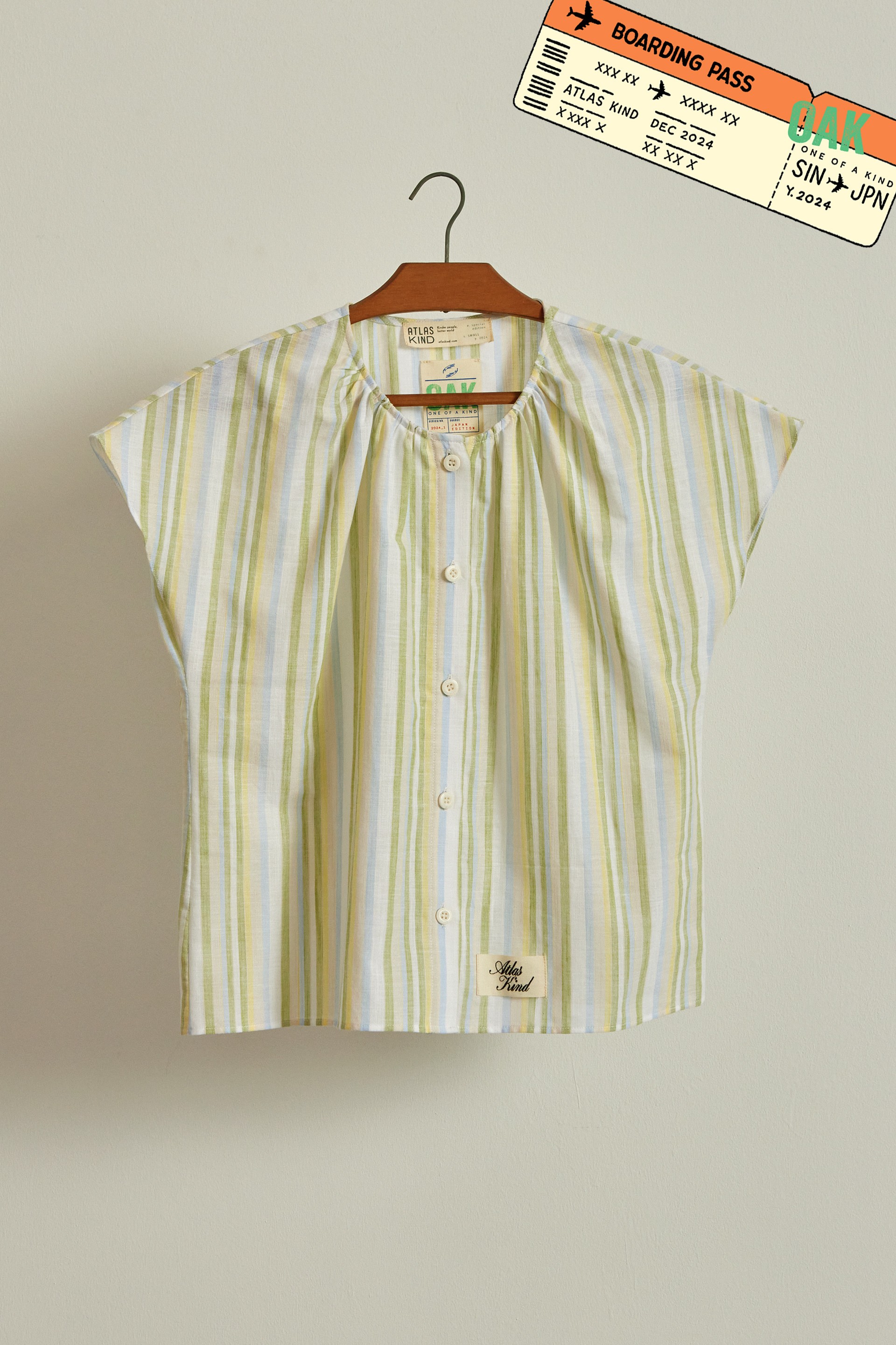 [GW Exclusive] OAK Script Japanese Cotton Gathered Button-Down Top