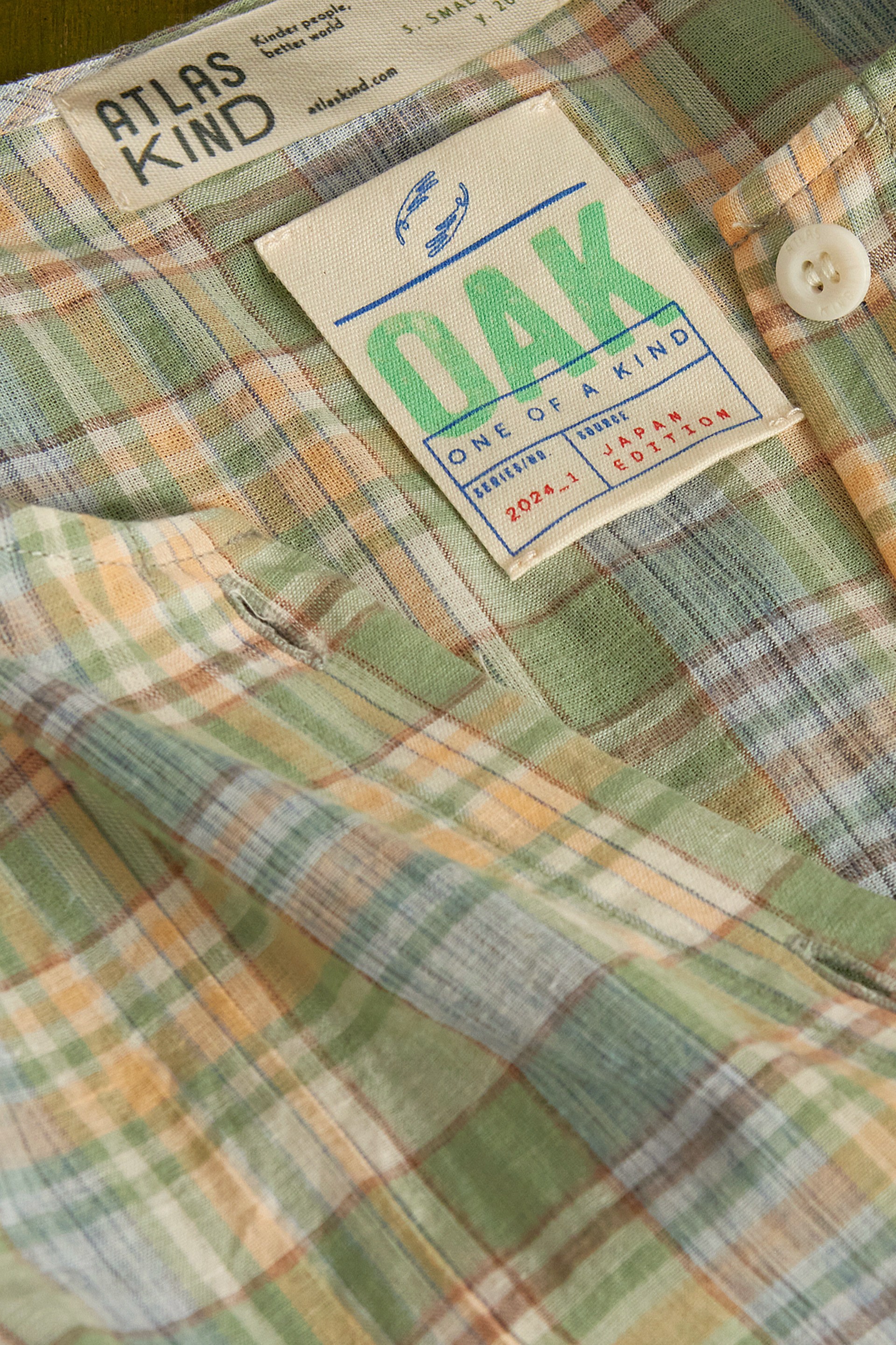 [GW Exclusive] OAK Script Japanese Cotton Button-Down Top